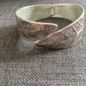Express Leaf Cuff Silver Bracelet